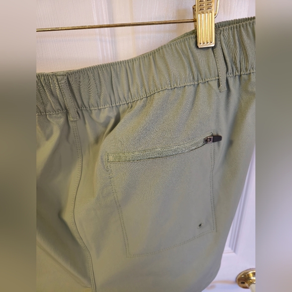 NWT The American Outdoorsman Women's Performance Shorts Size XL Sage Green - Picture 6 of 17